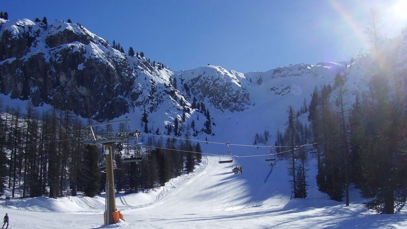 La pista da sci Franchetti sul Monte Faloria, nelle Dolomiti. Cortina d'Ampezzo, Italia. (Wikimedia)