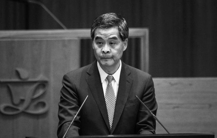 Hong Kong capo dell'esecutivo Leung Chun-ying pronuncia il suo indirizzo di politica annuale al consiglio legislativo di Hong Kong il 14 gennaio, 2015. (Philippe Lopez / AFP / Getty Images)