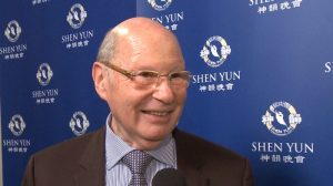 Presidente dell’orchestra di Ginevra assiste a Shen Yun due sere di seguito