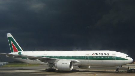 Califano (Pd): a rischio oltre 1900 ex dipendenti Alitalia