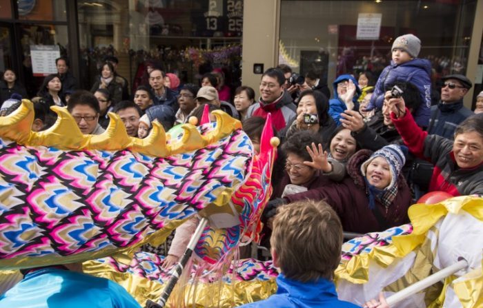 I cinesi di tutto il mondo sono felici di celebrare l'arrivo del Nuovo Anno