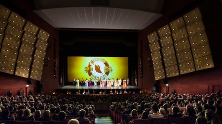 Nuovo trionfo di Shen Yun agli Arcimboldi di Milano