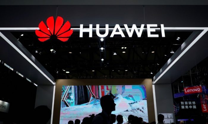 Stand di Huawei al CES (Consumer Electronics Show) a Shangai, 14 giugno 2018. (Reuters:Aly Song)