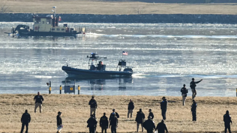 Soccorritori sul luogo della tragedia, foto: ANDREW CABALLERO-REYNOLDS/AFP via Getty Images.