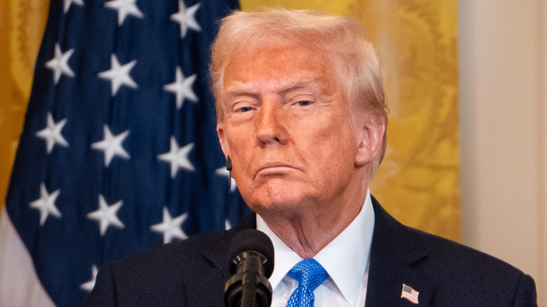 Donald Trump in conferenza stampa (foto di repertorio, Madalina Vasiliu/The Epoch Times).