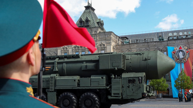Il lanciamissili russo Yars prende parte alla prova generale della parata militare del Giorno della Vittoria sulla Piazza Rossa a Mosca, Russia,Maxim Shipenkov/Pool via REUTERS/File Photo