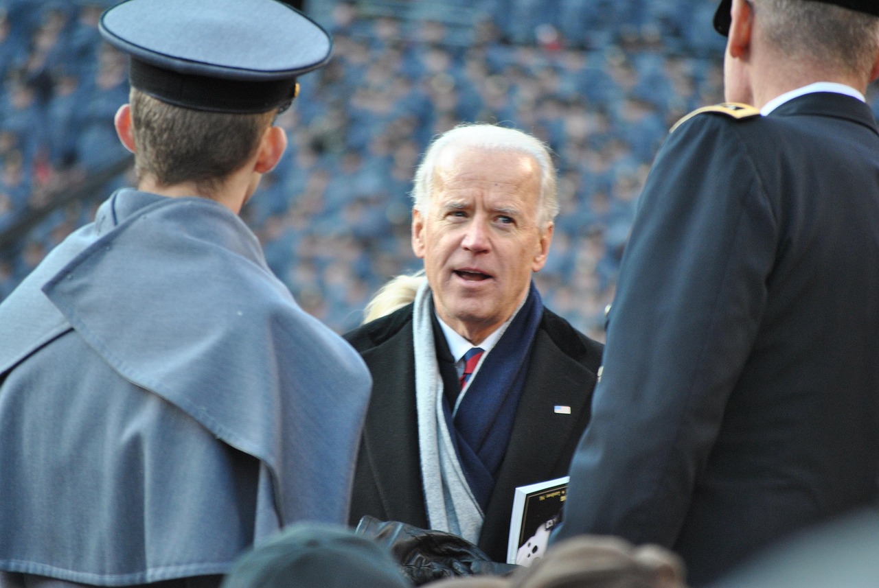 Trump taglia la scorta ai Biden: «Troppi agenti»