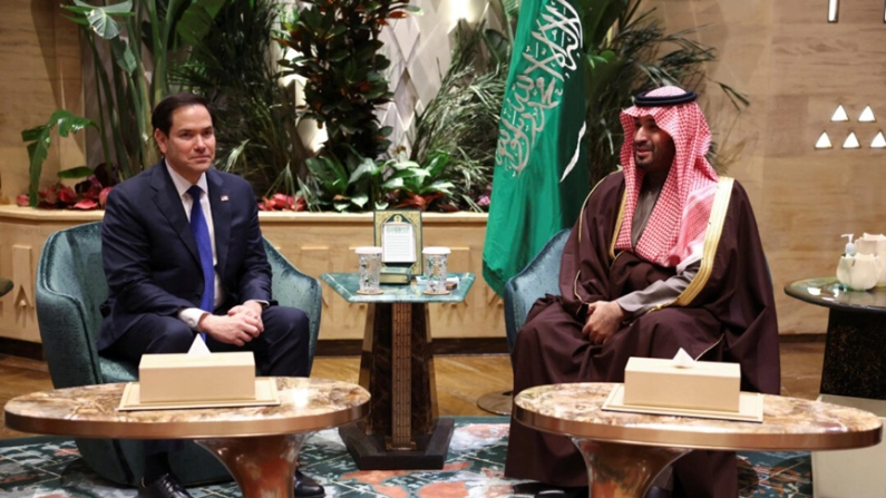 Marco Rubio incontra il principe saudita Mohammed bin Salman, a Riyadh. Reuters/Evelyn Hockstein/Pool/File Photo