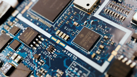 STMicroelectronics non trova pace