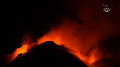 Spettacolare eruzione dell’Etna