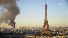 Grave incendio a Parigi