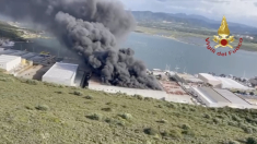 Incendio in un cantiere navale a Olbia
