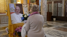 Il dolore della comunità argentina a Roma per la morte del papa