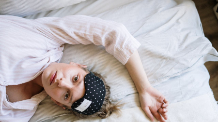 Il legame tra cibo spazzatura e insonnia