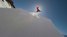 Spettacolare quadruplo flip su snowboard alla Swatch Nines