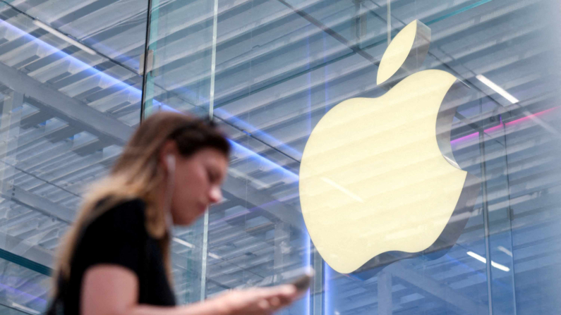 L'Apple Store sulla Fifth Avenue a New York City, Stati Uniti, 1 maggio 2025. Foto: REUTERS/Kylie Cooper/File Photo