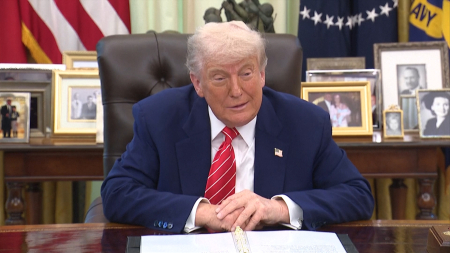 La Corte Suprema dà l’ok a Trump sulle espulsioni dei clandestini