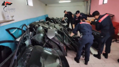 Carabinieri scoprono depositi con veicoli rubati e migliaia di ricambi