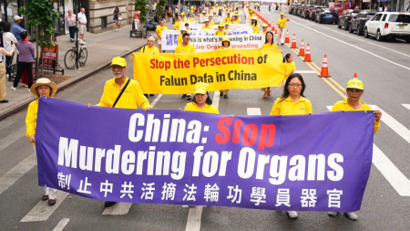 Il regime comunista cinese può crollare “solo” perché perseguita il Falun Gong