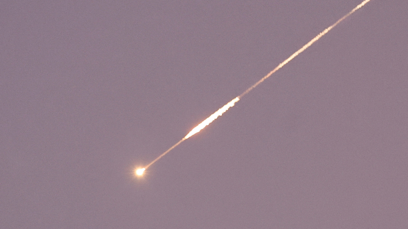 Un missile lanciato dall'Iran verso Israele da Tubas,, 24 giugno 2025. Foto: REUTERS/Raneen Sawafta