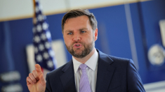Vance: se Trump dovesse morire sarei pronto a prendere il suo posto