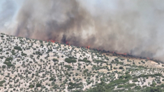 Enorme incendio sull’isola greca di Chios