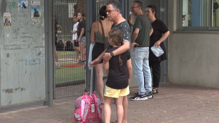 I genitori israeliani esultano per la riapertura delle scuole