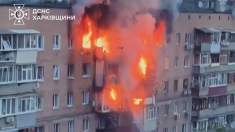 Kharkiv in fiamme, la Russia continua a colpire i civili