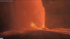 Eruzione del vulcano Kilauea alle Hawaii, lava alta 300 metri