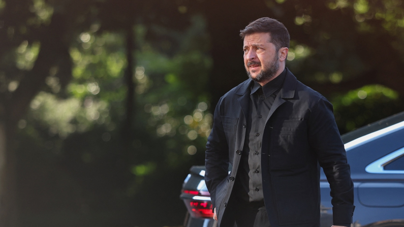 Ukraine's President Volodymyr Zelenskiy arrives at a dinner for NATO heads of states and government hosted by Dutch King Willem-Alexander and Dutch Queen Maxima, on the sidelines of a NATO Summit, at Huis ten Bosch Palace in The Hague, Netherlands June 24, 2025. REUTERS/Toby Melville