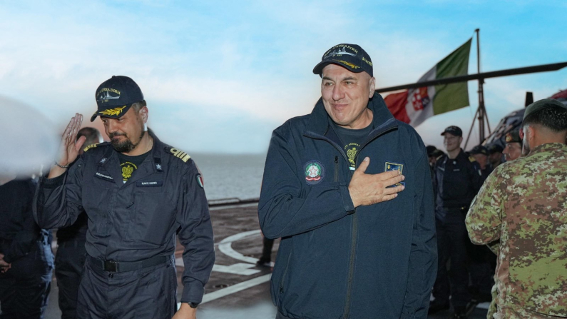 Il ministro della Difesa, Guido Crosetto, in visita ufficiale in Egitto. Foto: https://www.difesa.it/primopiano/visita-ufficiale-del-ministro-crosetto-in-egitto/76008.html