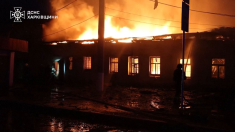 Drone russo provoca incendio e danni a edifici nel centro di Kharkiv