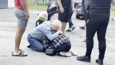 Sopravvissuti all’attacco russo su Kiev corrono ai ripari