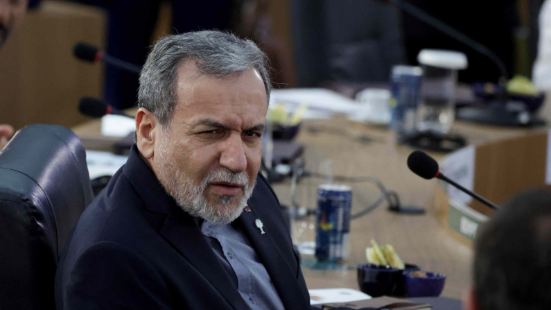 Il ministro degli Esteri iraniano, Seyed Abbas Araghchi, partecipa alla riunione di apertura del vertice BRICS, presso il Museo di Arte Moderna (MAM) di Rio de Janeiro, Brasile, il 6 luglio 2025. REUTERS/Ricardo Moraes/Foto d'archivio