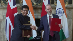 Gran Bretagna e India firmano un patto di libero scambio
