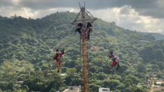 La danza tradizionale Maya del ‘Palo Volador’ in Guatemala