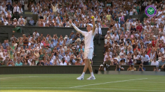 Sinner travolge Djokovic e vola nella sua prima finale a Wimbledon