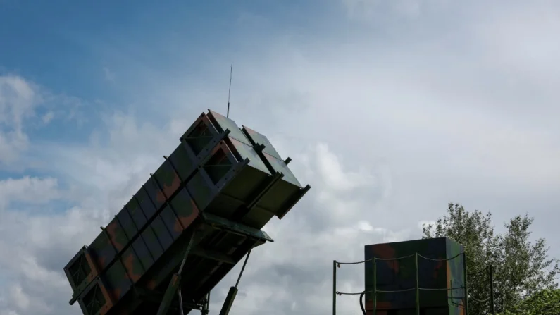 Batteria di missili antimissile Patriot (foto archivio, Reuters/Valentyn Ogirenko).