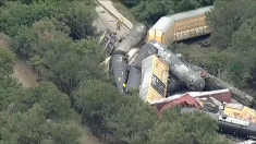 Treno merci deraglia in Texas, 35 vagoni fuori dai binari