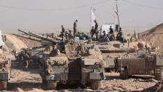 Carri armati israeliani si spostano verso il confine con Gaza