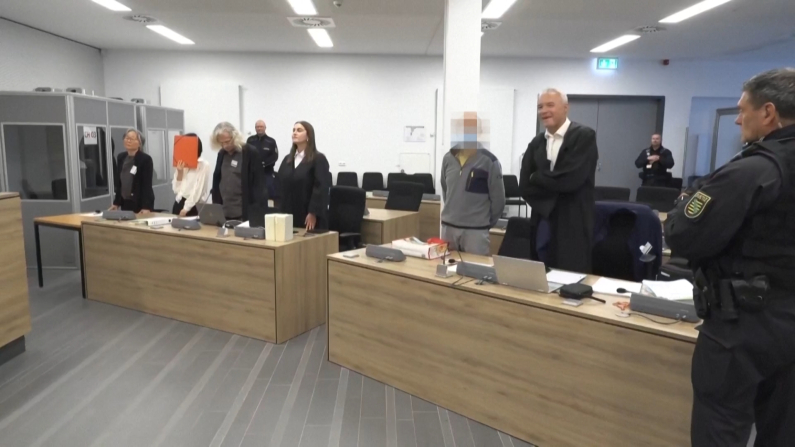 Imputati accusati (Immagine: Screenshot da video Reuters)