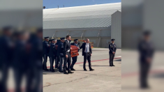 JD Vance accompagna la bara di Charlie Kirk sull’Air Force 2
