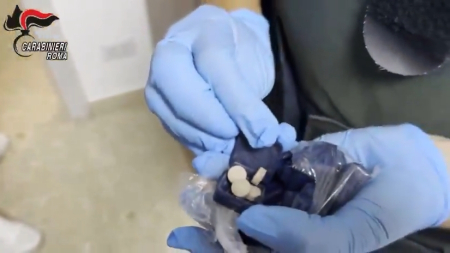 Prostituzione e stupefacenti mediante annunci su internet 11 le persone fermate a Roma