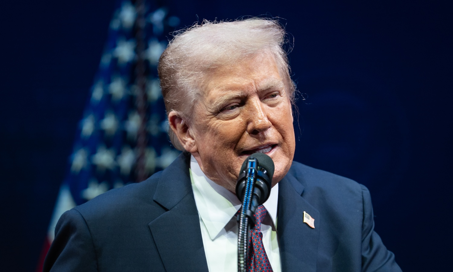 Scossone di Trump alla Nato: smettetela di comprare petrolio russo e mettete dazi a chi lo compra