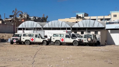 Corpi di palestinesi non identificati arrivano all’ospedale Nasser