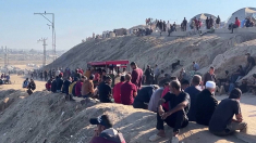 I palestinesi sfollati tornano a casa dopo il cessate il fuoco