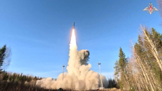 La Russia effettua esercitazioni nucleari dopo il rinvio del vertice Putin-Trump