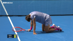 Troppo Sinner per Cobolli che finisce a terra stremato