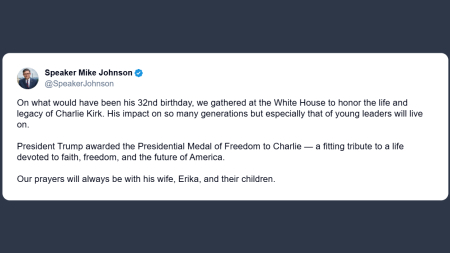 Mike Johnson: Trump ha conferito a Charlie la Medaglia presidenziale della libertà